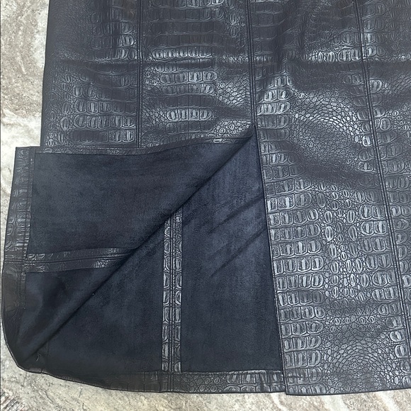 NWT Marc NY Andrew Marc Faux Leather Crocodile Print Navy Textured Skirt Sz M - Picture 5 of 5